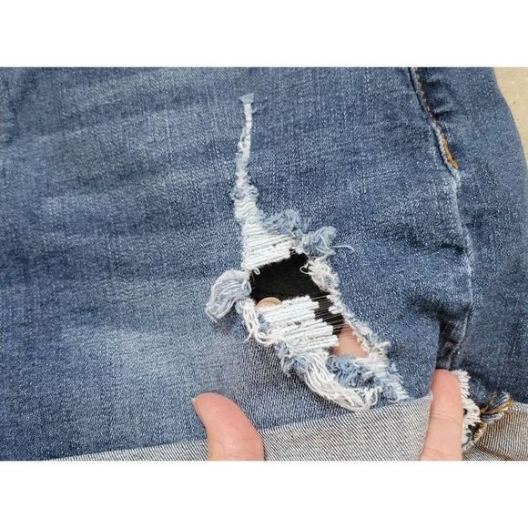 Kancan Denim Shorts Size 7/27 Distressed High Waist Stretchy Cuffed Medium Wash - Picture 4 of 7